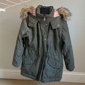 Beautiful and very worm Abercrombie Kids girls hooded parka, size 7/8.